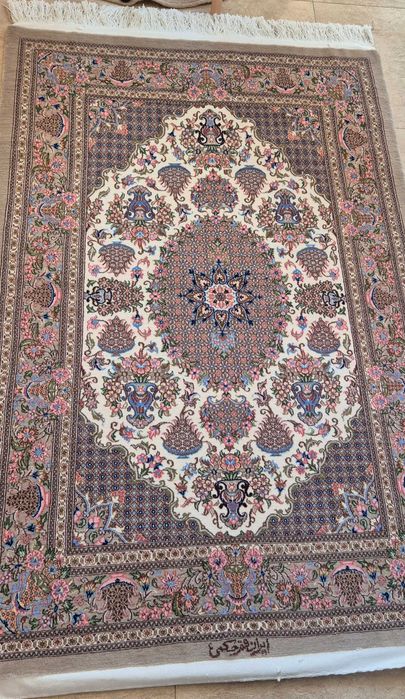 Tapete Persa feita à mão Lã e Seda 152*103 com assinatura