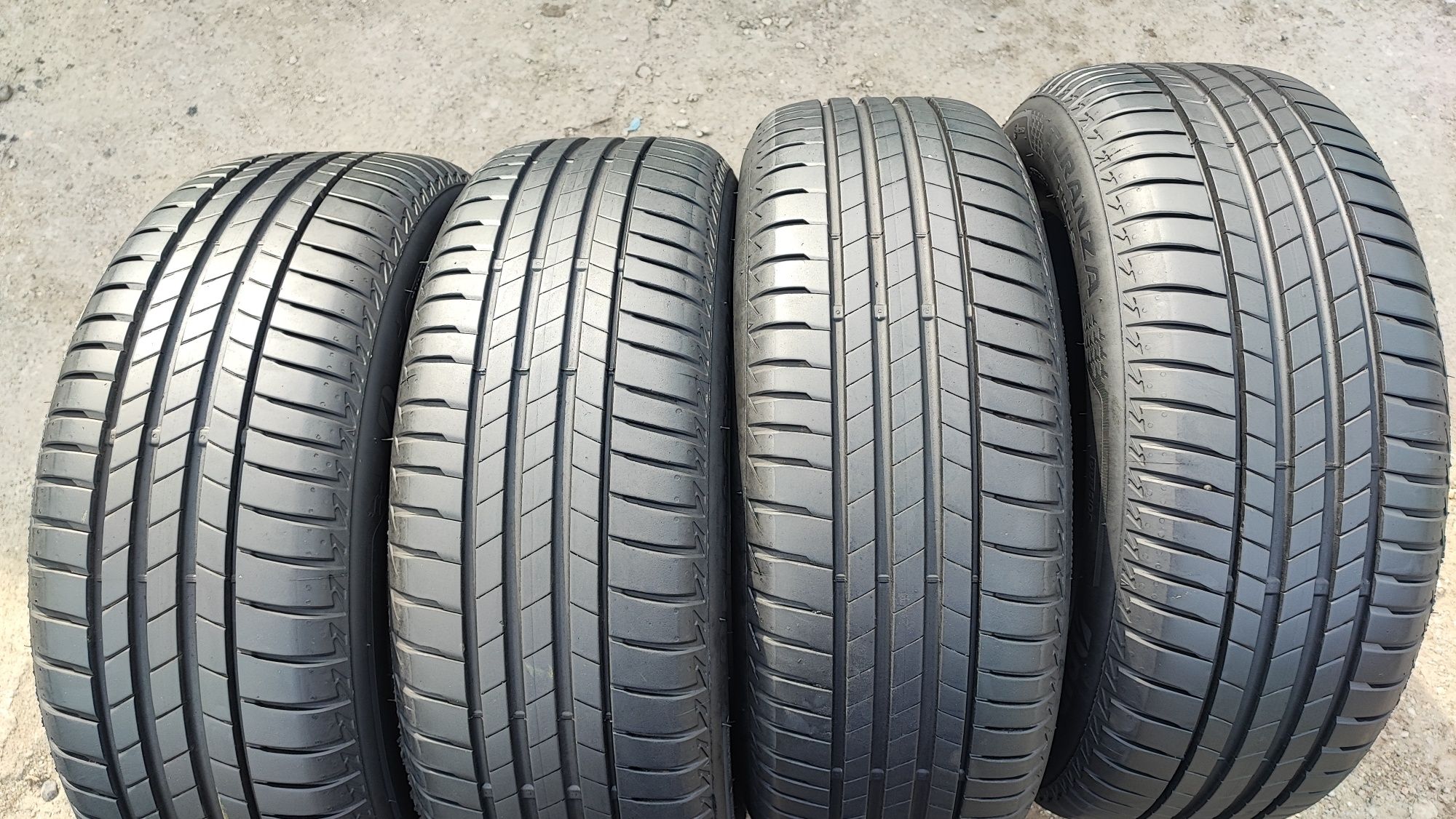 Komplet opon letnich 205/60/16 Bridgestone