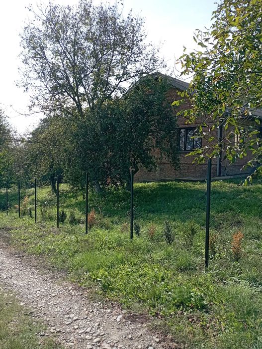 Продам хату з великою територією!