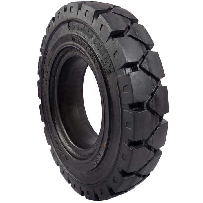 Шина 6.00-9 |8,15x15 (28x9-15) суцільнолита на навантажувач