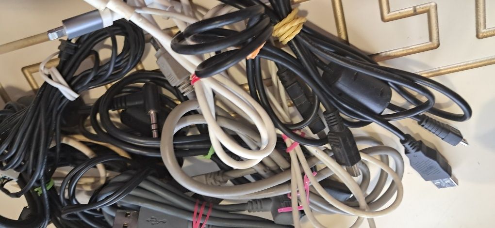 Шнури HDMI, зарядки