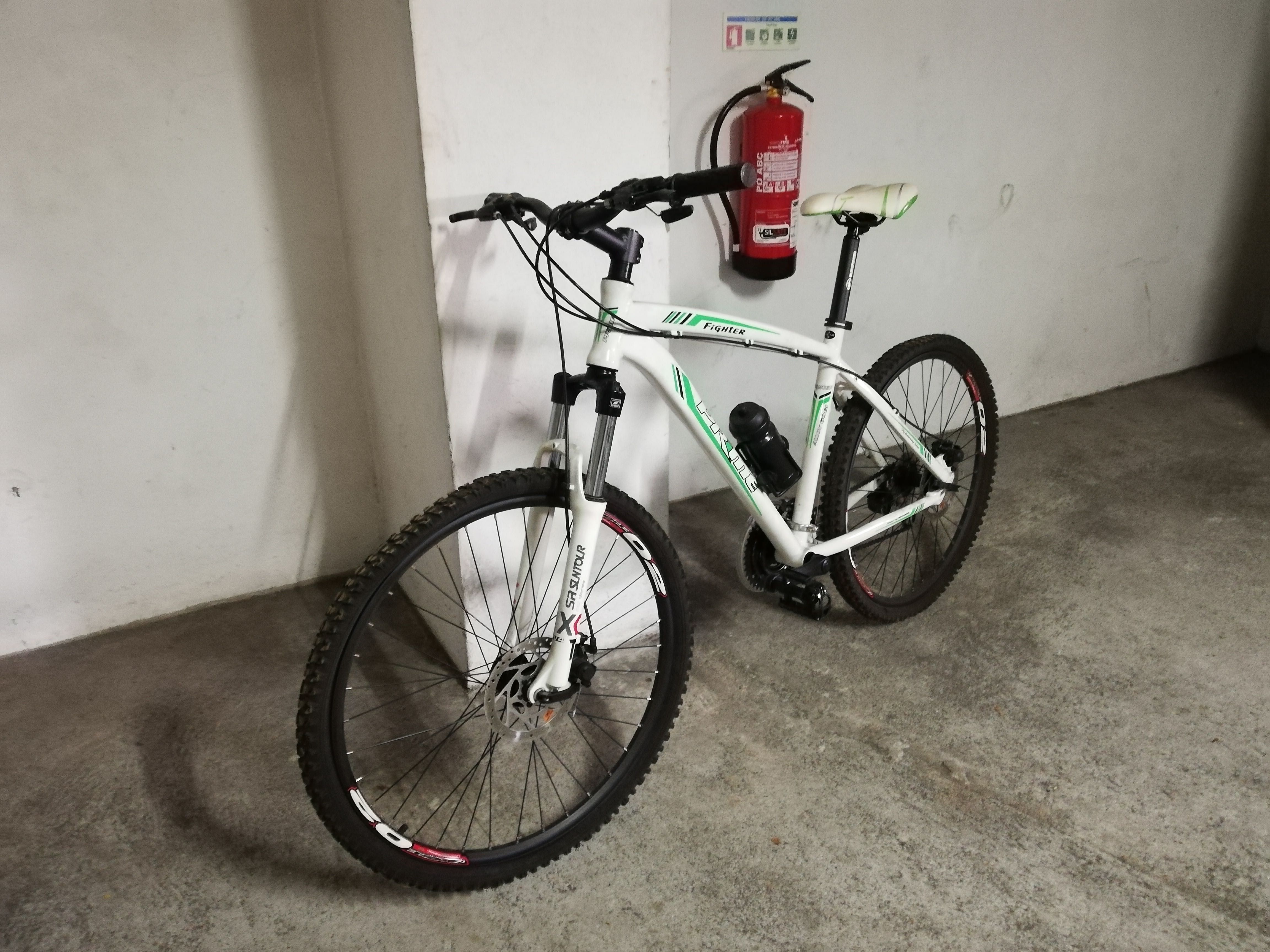 Bicicleta roda 26 como nova, quase dada!