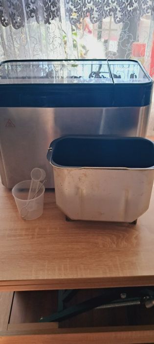 Продам  робочу,.  б/у  сенсорну  хлібопічку "Gorenie ". місто Дніпро .