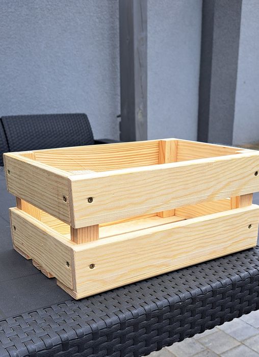 Skrzynka skrzynki drewniane sosnowe regał