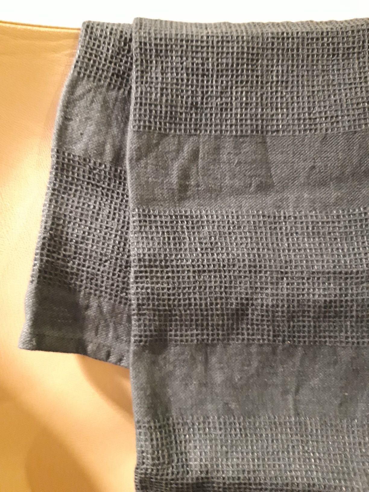 Conjunto da ZARA: toalha e dois guardanapos de pano de cor azul - NOVO
