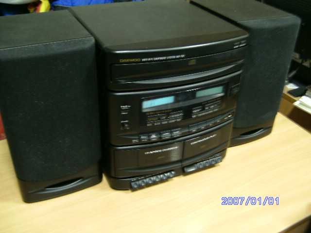 продам фирменный музыкальный центр фирмы Daewoo mini HI-FI ami-750