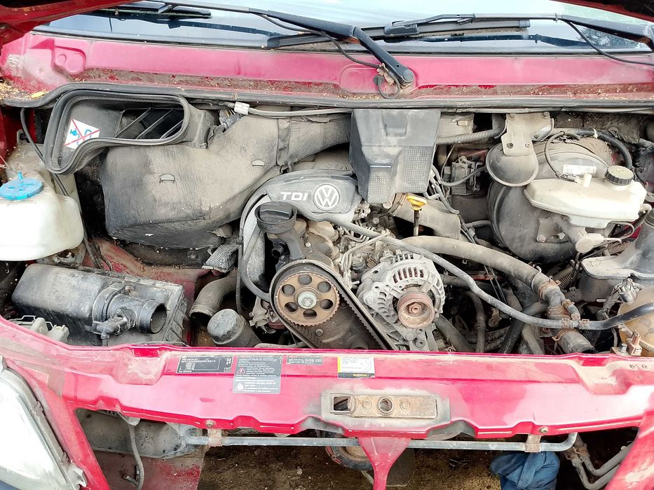 Volkswagen LT 2.5 TDI 6 osobowy, uszkodzony silnik.