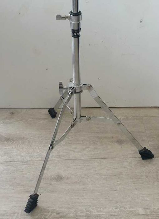 Niski masywny statyw prosty Millenium