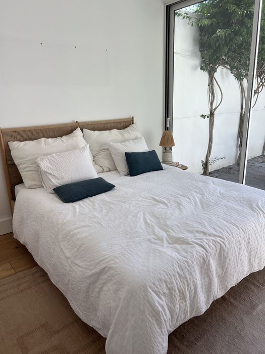 Cama e colchão madeira