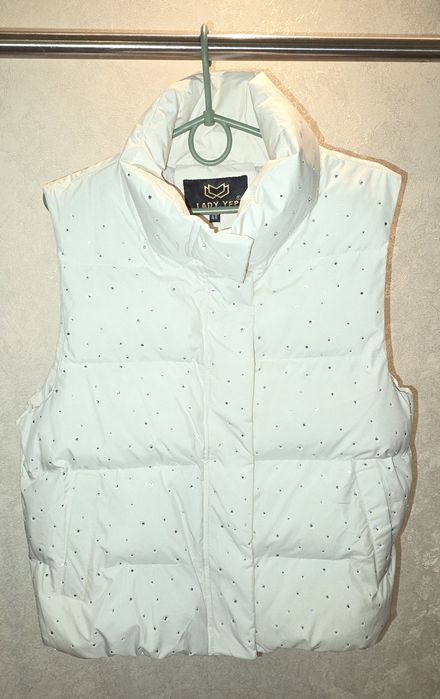 Жилетка коротка з стразами, р.46-48