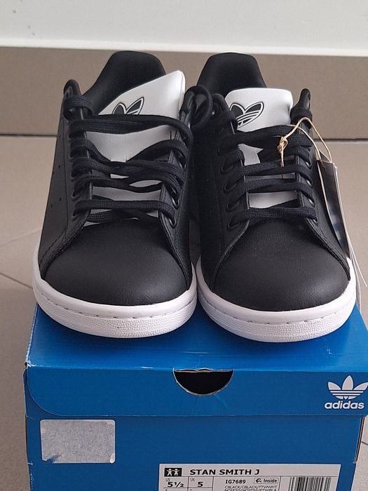 ADIDAS STAN SMITH J
Rozmiar 38
Cena: 150zł.