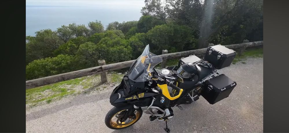Moto BMW GSA 1250 edicao 40 anos