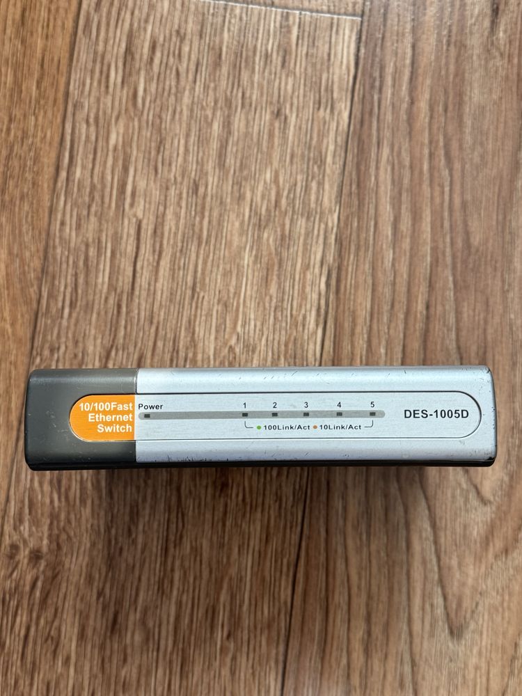 Комутатор локальної мережі (Switch) D-Link DES-1005D