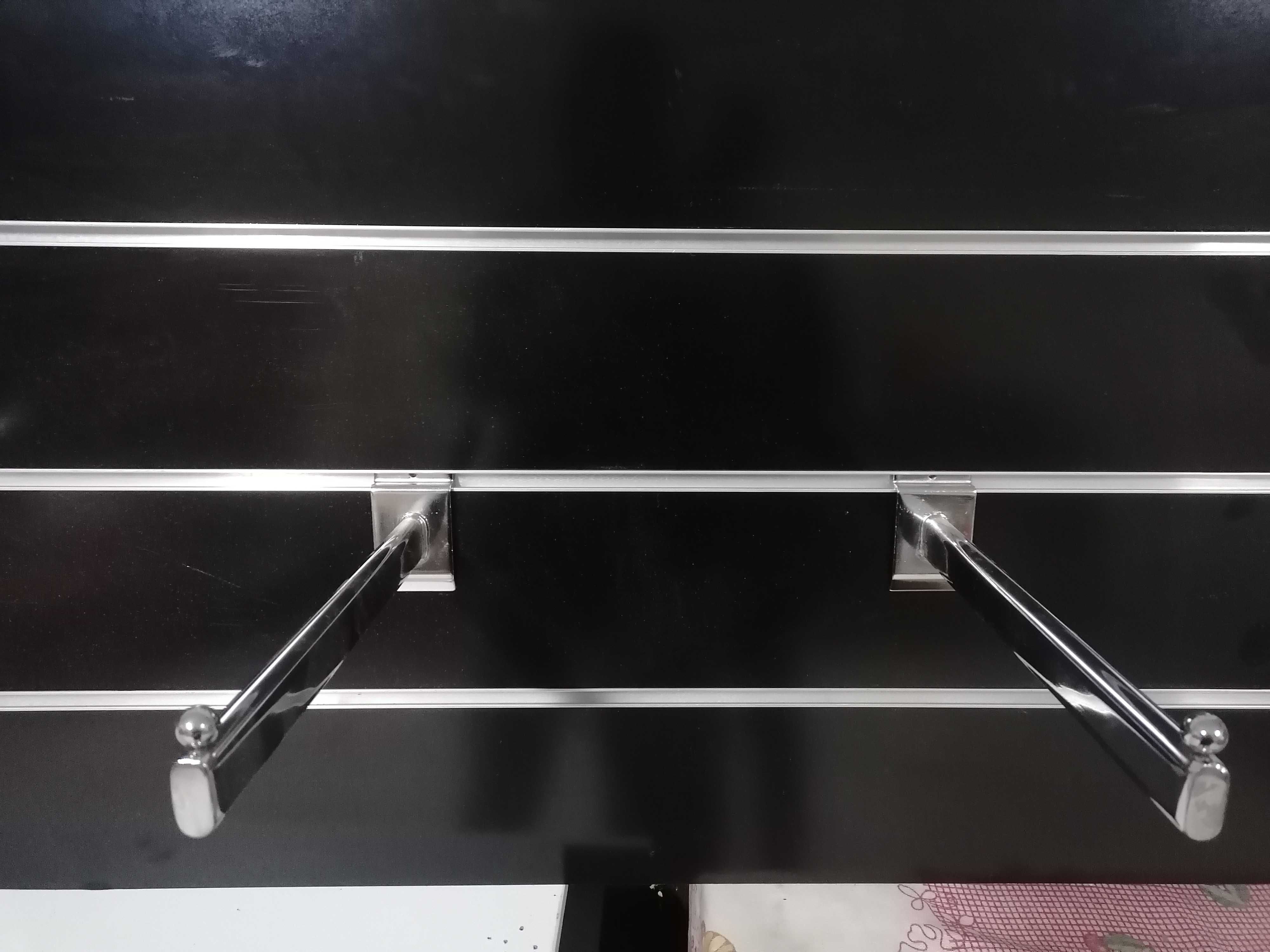 Expositor com cabides
