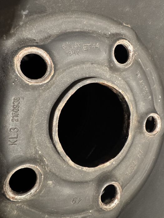 Продам стальные диски  r-16 volkswagen