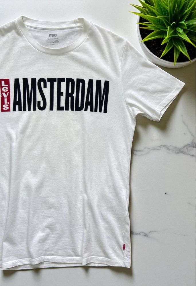 Levi’s Amsterdam T-shirt
