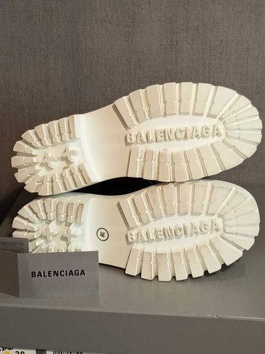 Оригінальні шкіряні черевики Balenciaga Strike Boots