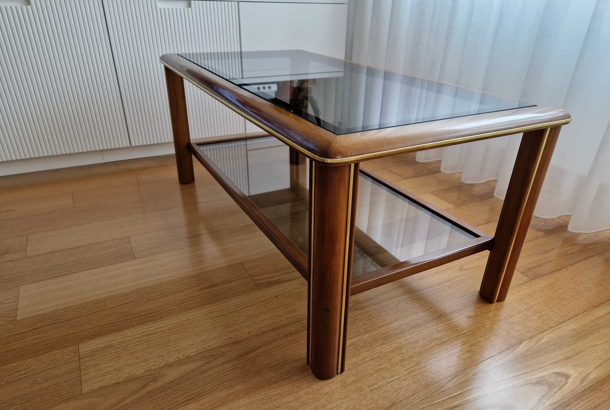 Mesa de centro em madeira e vidro