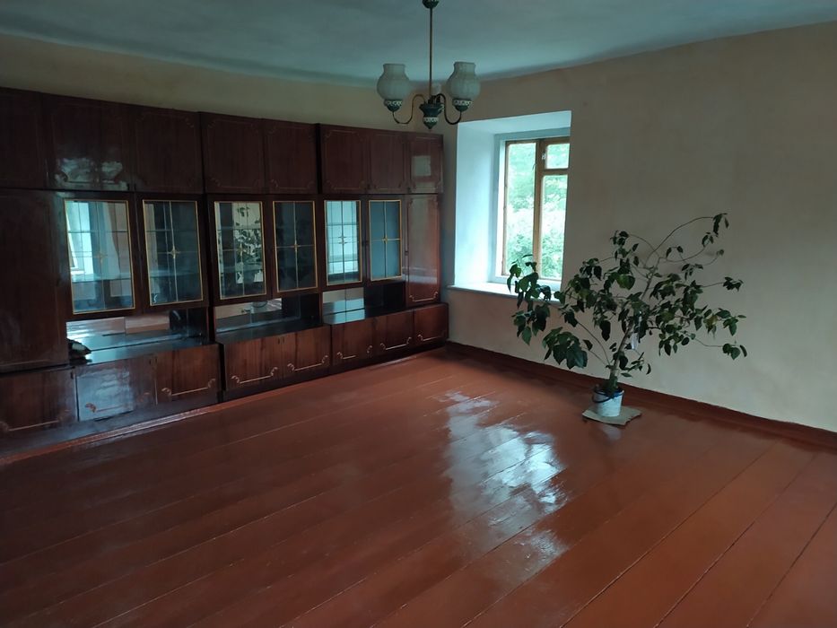 Будинок біля центру міста