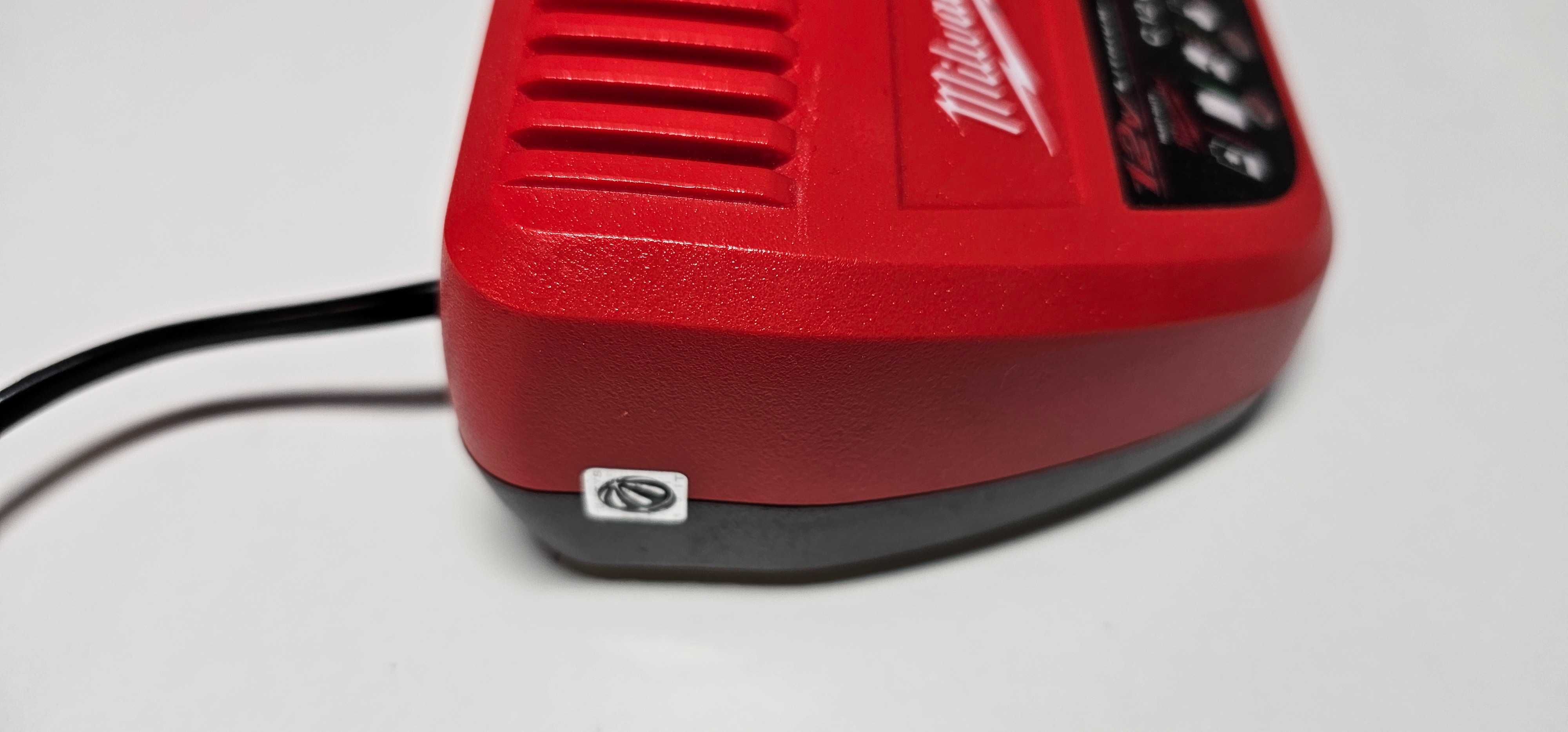 Ładowarka Milwaukee C12C