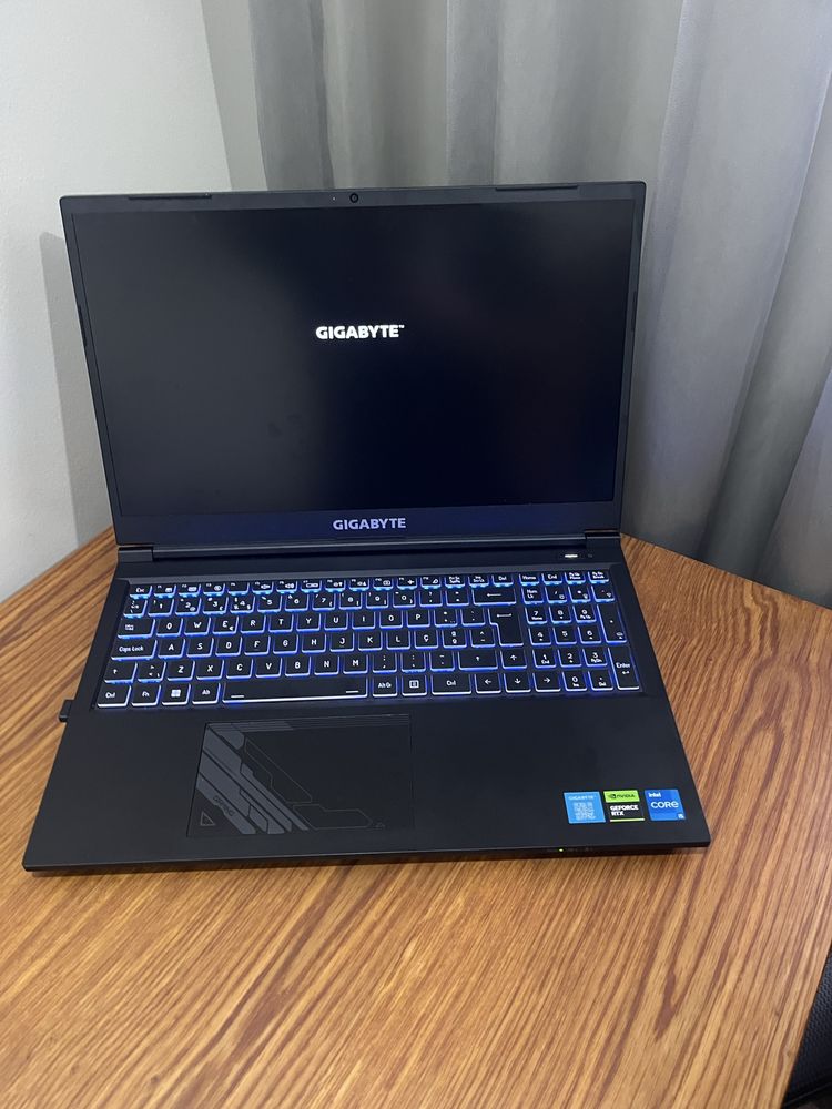 Portatil gaming gigabyte