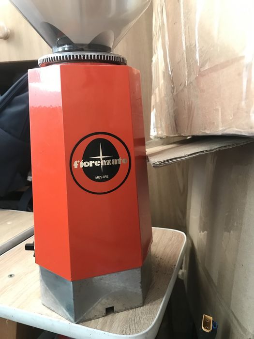 Професиональная Кофемолка fiorenzato mestre з носиком