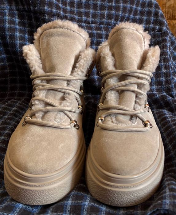 Чобітки,черевики жіночі нові,зимові