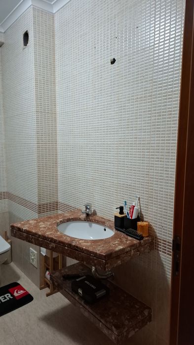 Lavatório em mármore