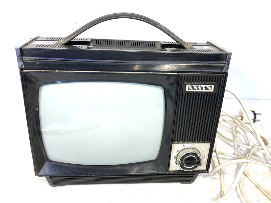 Stary telewizor zabytek