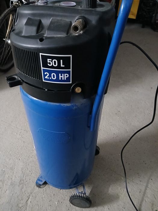 Kompresor pionowy 50L