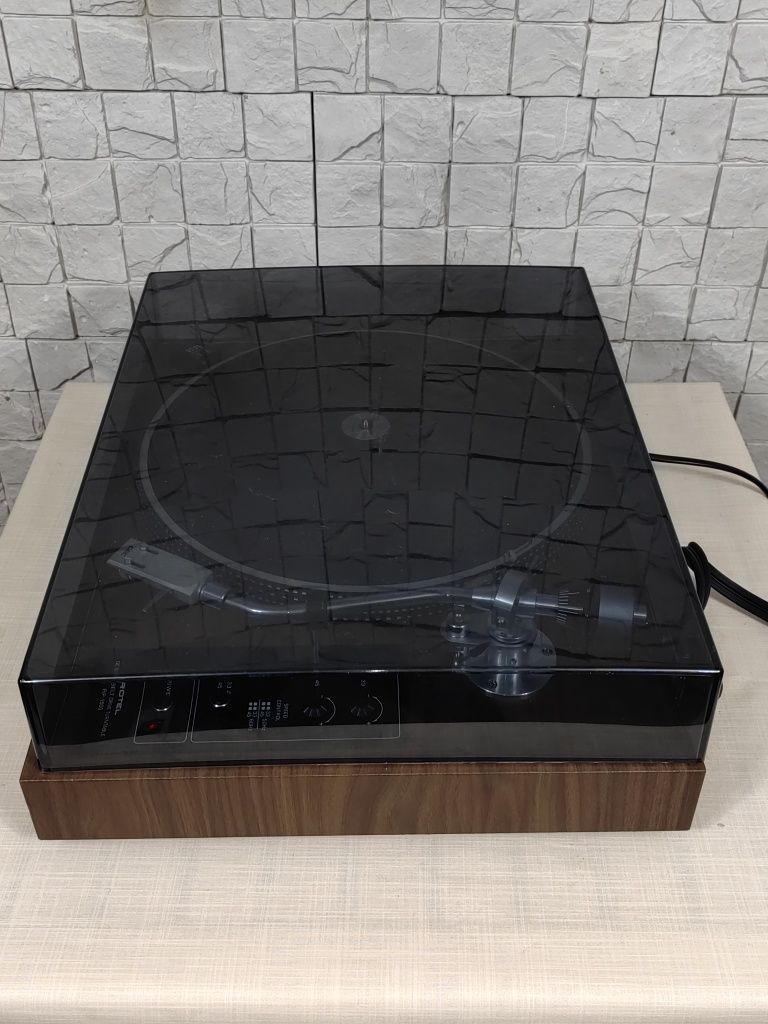 Rotel RP-1500 Piękny gramofon vintage