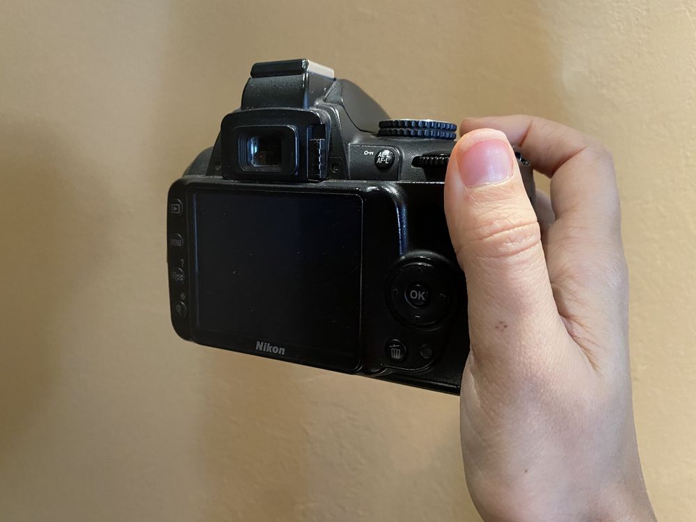 Nikon D3000 (Câmera / Máquina fotográfica)