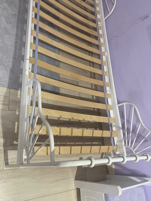 Łóżko Ikea Minnen rosnące z materacem