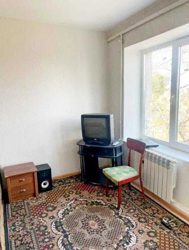 Продам 2комн гостинку в Докучаева
