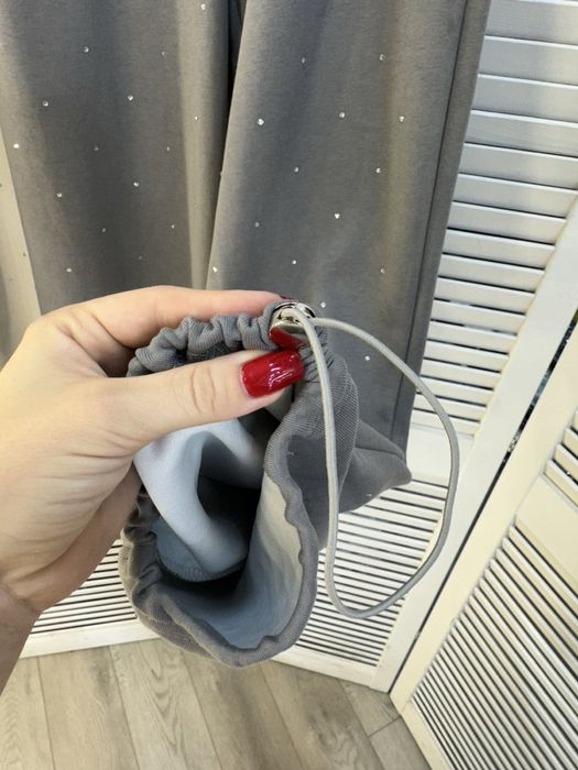 Прямі штани в камінцях