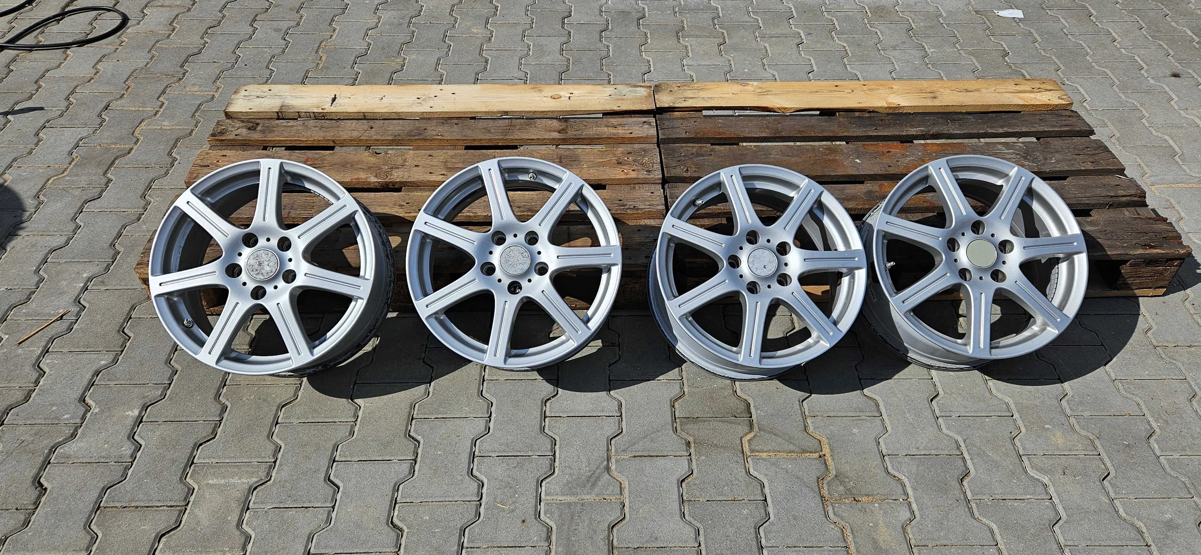 Felgi InterAction 16 cali 6.5jx16 5x114.3 et40 Fi 70