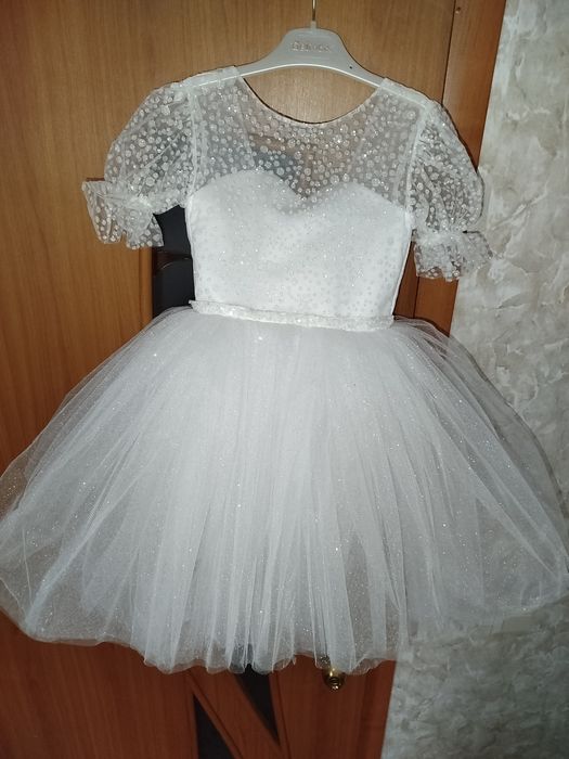 Святкова сукня для дівчинки 4- 6 років ( 104- 113)