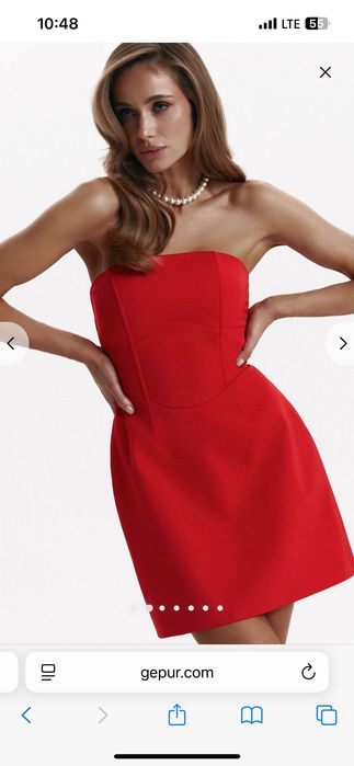 Червона сатинова сукня міні