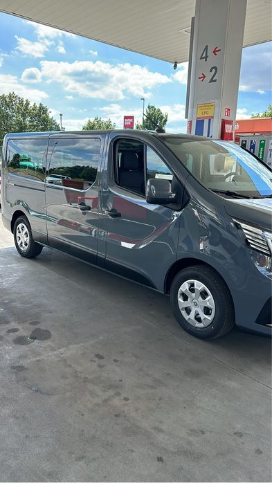 Wynajem długoterminowy Renault Trafic Bus 9 osobowy automat + hak