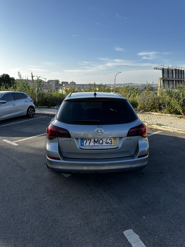 Opel Astra Sports Tourer aceito retoma