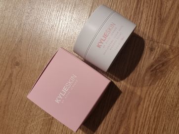 Kylie Skin AHA Enzyme Glow Mask maska