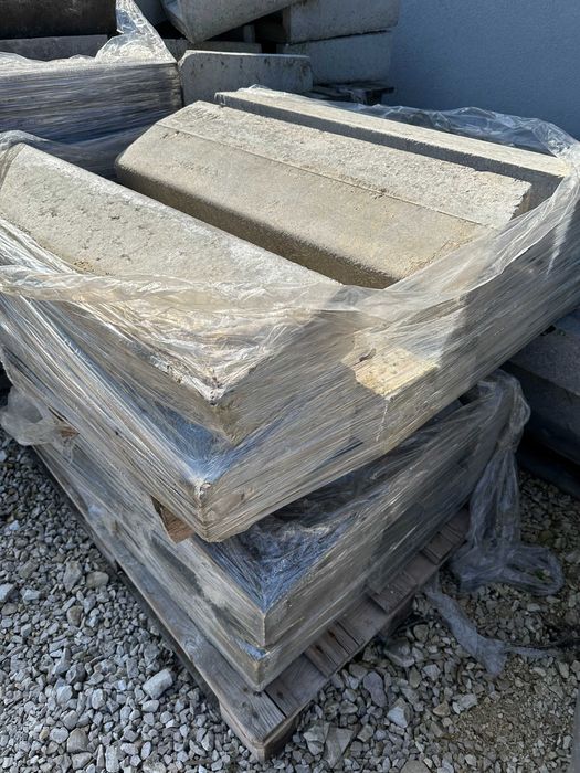 Materiały betonowe z rozbiórki – kostka, krawężniki, pokrywy, obrzeża,