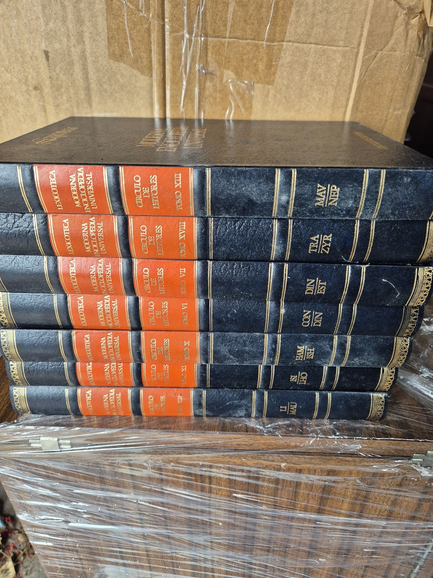 Conj. Livros enciclopedias