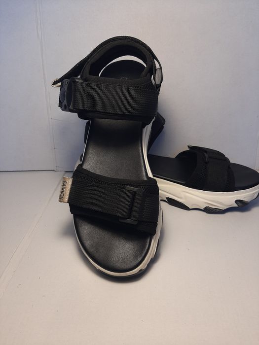 Продам жіночі босоніжки