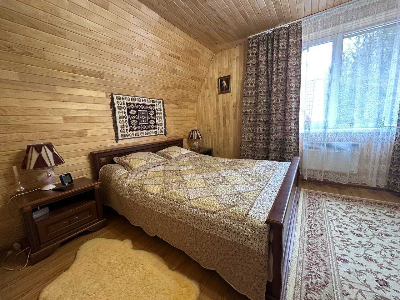 Будинок-дача в Яремчі з ремонтом та меблями в самому лісі