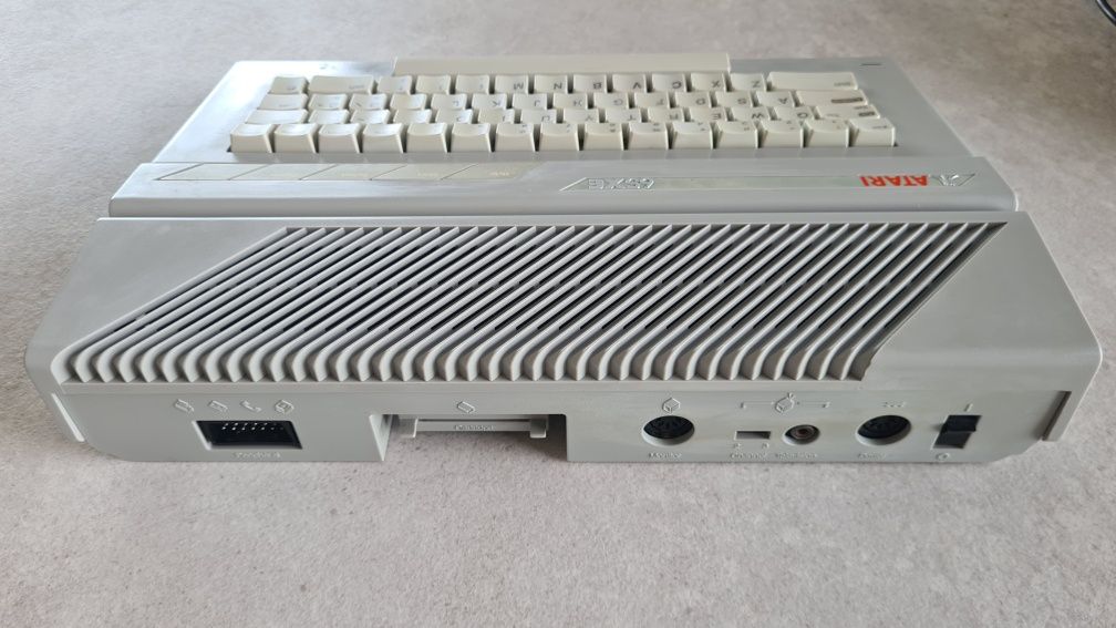 Sprawny i kompletny komputer Atari 65 XE + XC12