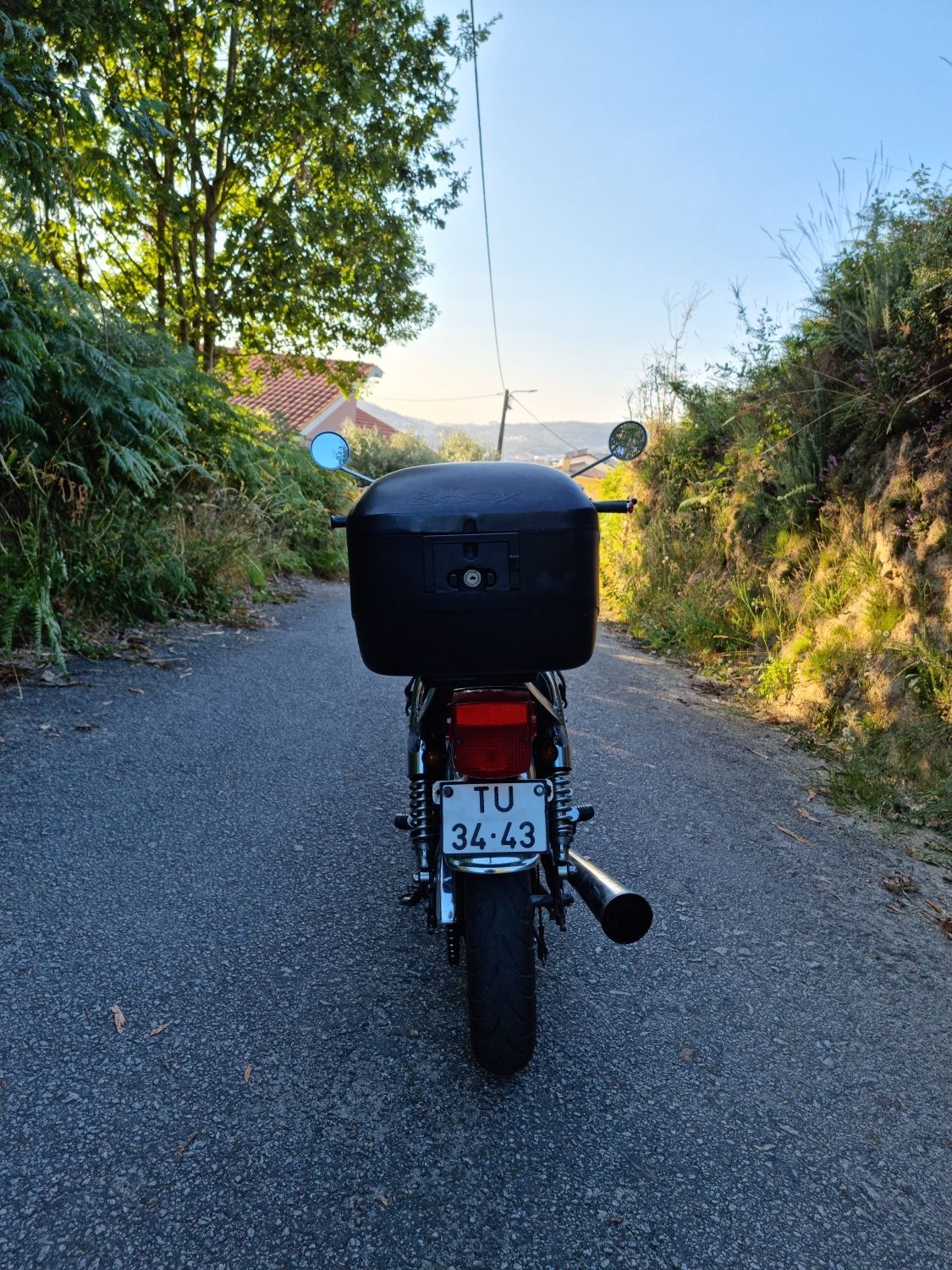 Suzuki GN 250  em bom estado