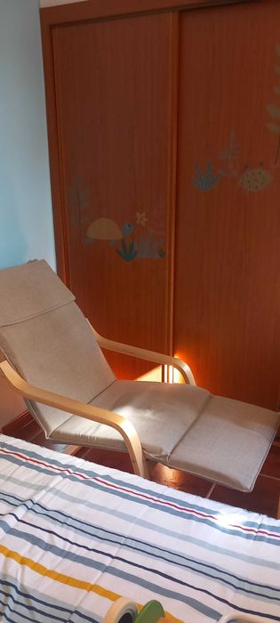 Cadeira de Amamentação c/ repousa pés