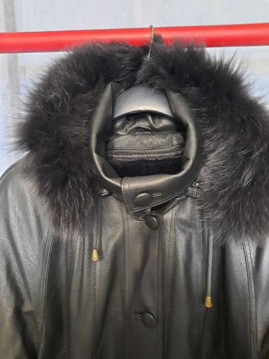 Продам плащ пальто куртка с подстежкой из натур кожи и воротником 48 р