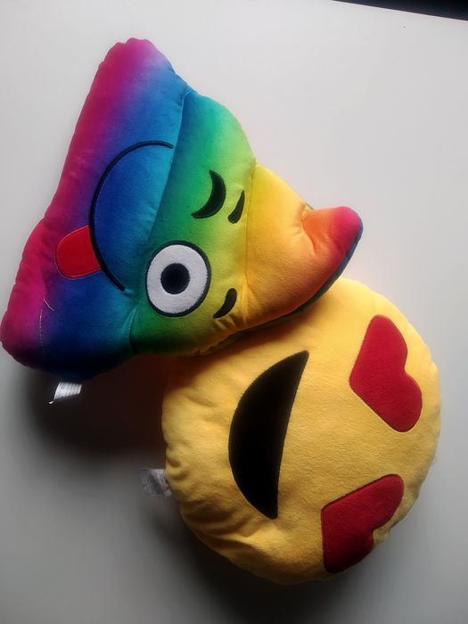 Almofadas Emojis como novas